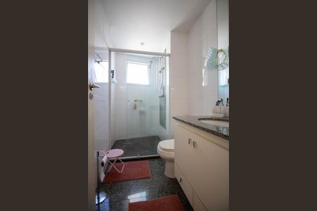 Apartamento à venda com 248m², 4 quartos e 4 vagas Apartamento à venda com 248m², 4 quartos e 4 vagasBanheiro Suíte 2