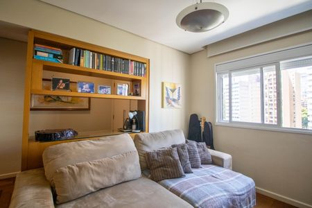 Apartamento à venda com 248m², 4 quartos e 4 vagas Apartamento à venda com 248m², 4 quartos e 4 vagasEscritório