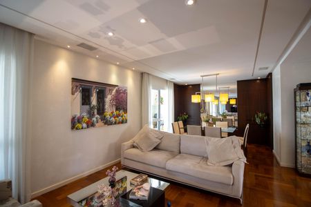 Apartamento à venda com 248m², 4 quartos e 4 vagas Apartamento à venda com 248m², 4 quartos e 4 vagasSala