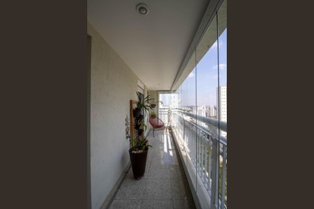 Apartamento à venda com 248m², 4 quartos e 4 vagas Apartamento à venda com 248m², 4 quartos e 4 vagasSacada da Sala