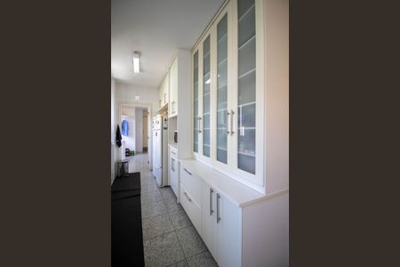 Apartamento à venda com 248m², 4 quartos e 4 vagas Apartamento à venda com 248m², 4 quartos e 4 vagasCozinha