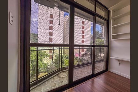 Apartamento para alugar com 100m², 3 quartos e 2 vagasVaranda do quarto