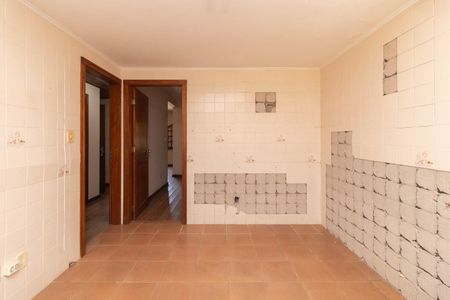 Casa à venda com 250m², 3 quartos e 3 vagasCozinha e Área de Serviço