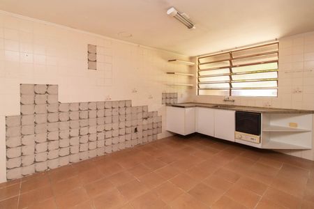 Casa à venda com 250m², 3 quartos e 3 vagasCozinha e Área de Serviço