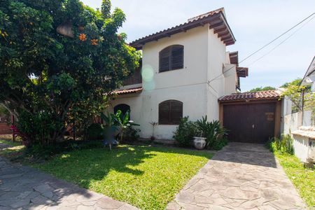 Casa à venda com 250m², 3 quartos e 3 vagasFachada