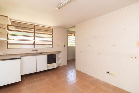 Casa à venda com 250m², 3 quartos e 3 vagasCozinha e Área de Serviço