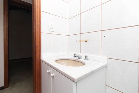 Casa à venda com 250m², 3 quartos e 3 vagasBanheiro 2