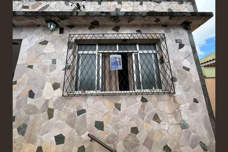 Casa à venda com 120m², 3 quartos e 3 vagasFachada + plaquinha