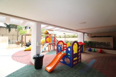 Apartamento à venda com 67m², 2 quartos e 1 vagaÁrea comum - Playground