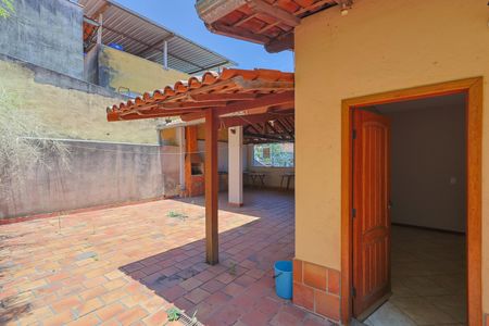 Casa à venda com 450m², 3 quartos e 4 vagasVaranda