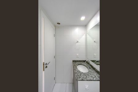 Studio para alugar com 50m², 2 quartos e 1 vaga Studio para alugar com 50m², 2 quartos e 1 vagaBanheiro Social