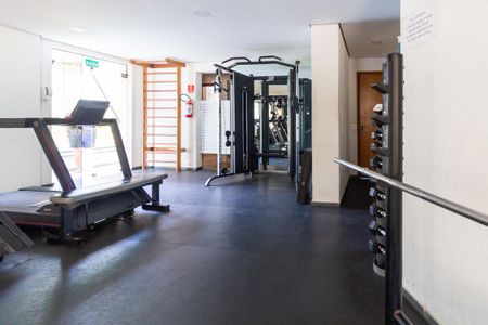 Apartamento à venda com 130m², 3 quartos e 2 vagas Apartamento à venda com 130m², 3 quartos e 2 vagasÁrea Comum - Academia