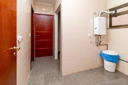 Apartamento à venda com 130m², 3 quartos e 2 vagas Apartamento à venda com 130m², 3 quartos e 2 vagasÁrea de Serviço