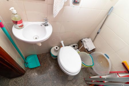 Apartamento à venda com 130m², 3 quartos e 2 vagas Apartamento à venda com 130m², 3 quartos e 2 vagasBanheiro de Serviço