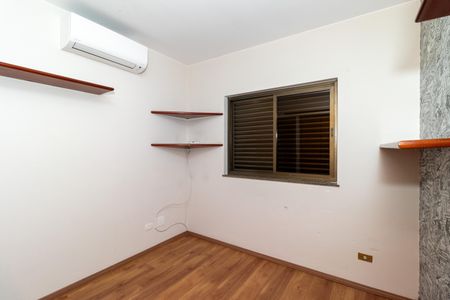 Apartamento à venda com 130m², 3 quartos e 2 vagas Apartamento à venda com 130m², 3 quartos e 2 vagasQuarto 2