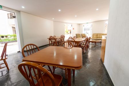 Apartamento à venda com 130m², 3 quartos e 2 vagas Apartamento à venda com 130m², 3 quartos e 2 vagasÁrea Comum - Salão de Festas