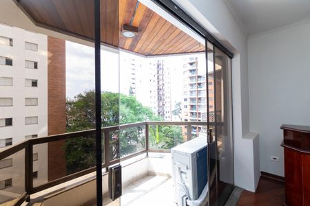 Apartamento à venda com 130m², 3 quartos e 2 vagas Apartamento à venda com 130m², 3 quartos e 2 vagasSacada da Sala