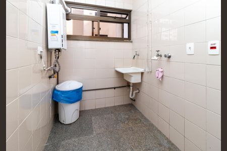 Apartamento à venda com 130m², 3 quartos e 2 vagas Apartamento à venda com 130m², 3 quartos e 2 vagasÁrea de Serviço