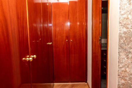 Apartamento à venda com 130m², 3 quartos e 2 vagas Apartamento à venda com 130m², 3 quartos e 2 vagasArmário da Suite