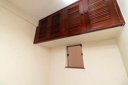 Apartamento à venda com 130m², 3 quartos e 2 vagas Apartamento à venda com 130m², 3 quartos e 2 vagasQuarto de Serviço