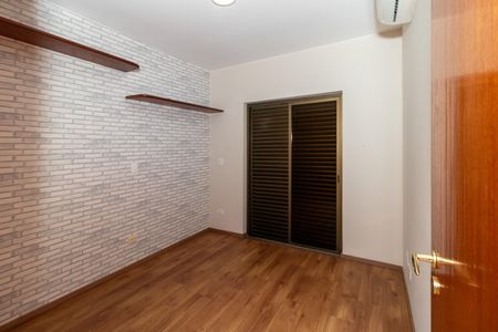 Apartamento à venda com 130m², 3 quartos e 2 vagas Apartamento à venda com 130m², 3 quartos e 2 vagasQuarto 1