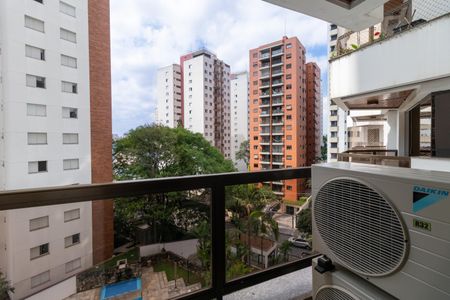 Apartamento à venda com 130m², 3 quartos e 2 vagas Apartamento à venda com 130m², 3 quartos e 2 vagasSacada do Quarto 1