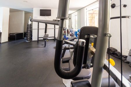 Apartamento à venda com 130m², 3 quartos e 2 vagas Apartamento à venda com 130m², 3 quartos e 2 vagasÁrea Comum - Academia