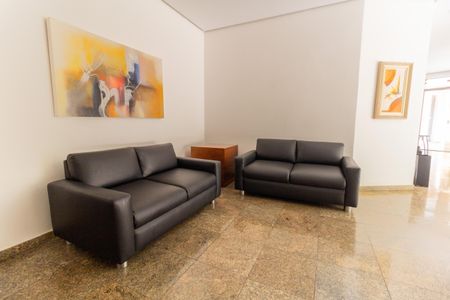 Apartamento à venda com 130m², 3 quartos e 2 vagas Apartamento à venda com 130m², 3 quartos e 2 vagasÁrea Comum - Hall