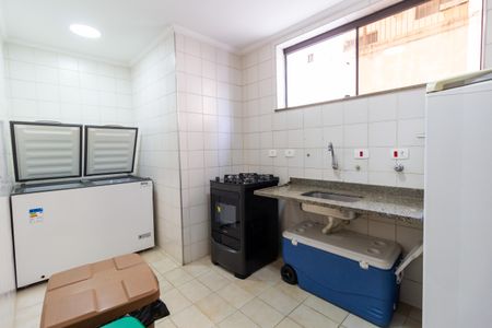 Apartamento à venda com 130m², 3 quartos e 2 vagas Apartamento à venda com 130m², 3 quartos e 2 vagasÁrea Comum - Salão de Festas