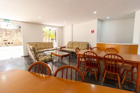 Apartamento à venda com 130m², 3 quartos e 2 vagas Apartamento à venda com 130m², 3 quartos e 2 vagasÁrea Comum - Salão de Festas