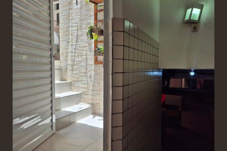 Casa de condomínio à venda com 174m², 4 quartos e 2 vagas Casa de condomínio à venda com 174m², 4 quartos e 2 vagasAcesso a garagem