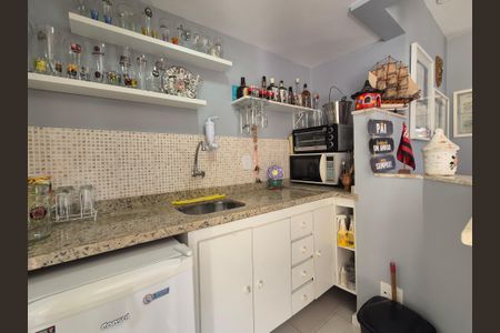 Casa de condomínio à venda com 174m², 4 quartos e 2 vagas Casa de condomínio à venda com 174m², 4 quartos e 2 vagasSala 2