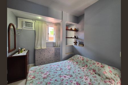 Casa de condomínio à venda com 174m², 4 quartos e 2 vagas Casa de condomínio à venda com 174m², 4 quartos e 2 vagasSuíte 2