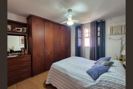 Casa de condomínio à venda com 174m², 4 quartos e 2 vagas Casa de condomínio à venda com 174m², 4 quartos e 2 vagasSuíte 1