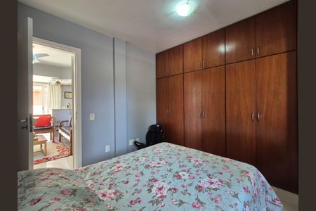 Casa de condomínio à venda com 174m², 4 quartos e 2 vagas Casa de condomínio à venda com 174m², 4 quartos e 2 vagasSuíte 2