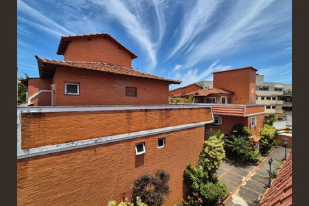 Casa de condomínio à venda com 174m², 4 quartos e 2 vagas Casa de condomínio à venda com 174m², 4 quartos e 2 vagasVista