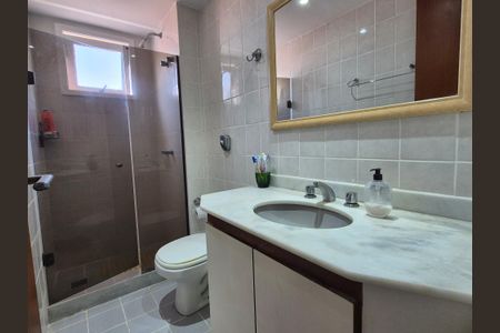 Casa de condomínio à venda com 174m², 4 quartos e 2 vagas Casa de condomínio à venda com 174m², 4 quartos e 2 vagasBanheiro