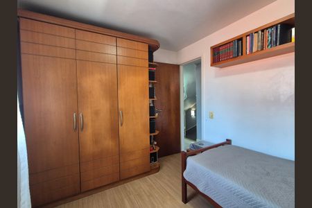 Casa de condomínio à venda com 174m², 4 quartos e 2 vagas Casa de condomínio à venda com 174m², 4 quartos e 2 vagasQuarto 1