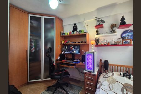 Casa de condomínio à venda com 174m², 4 quartos e 2 vagas Casa de condomínio à venda com 174m², 4 quartos e 2 vagasQuarto 2