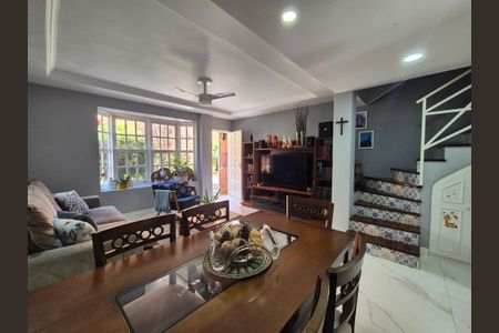 Sala  de casa de condomínio à venda com 4 quartos, 174m² em Recreio dos Bandeirantes, Rio de Janeiro