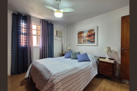 Casa de condomínio à venda com 174m², 4 quartos e 2 vagas Casa de condomínio à venda com 174m², 4 quartos e 2 vagasSuíte 1