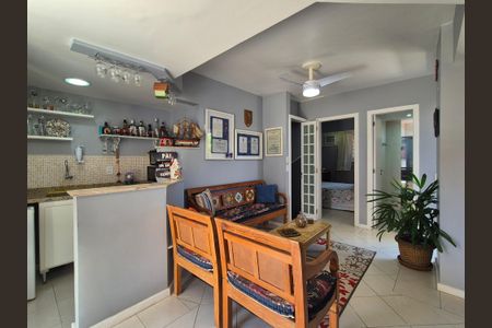 Casa de condomínio à venda com 174m², 4 quartos e 2 vagas Casa de condomínio à venda com 174m², 4 quartos e 2 vagasSala 2