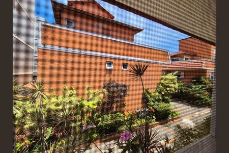 Casa de condomínio à venda com 174m², 4 quartos e 2 vagas Casa de condomínio à venda com 174m², 4 quartos e 2 vagasVista