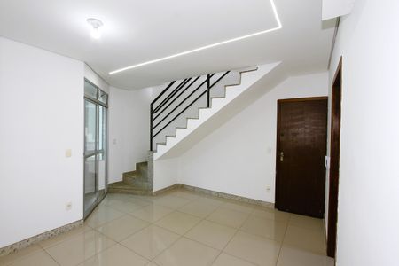 Apartamento para alugar com 3 quartos, 140m² em Camargos, Belo Horizonte