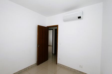 Apartamento para alugar com 3 quartos, 140m² em Camargos, Belo Horizonte