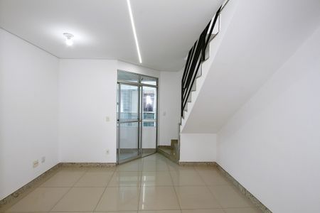 Apartamento para alugar com 3 quartos, 140m² em Camargos, Belo Horizonte