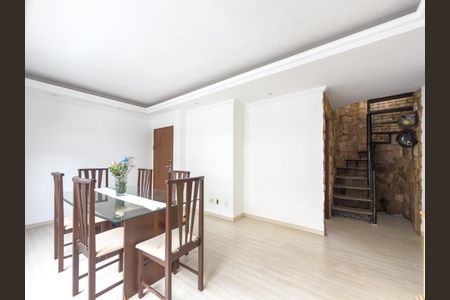 Apartamento à venda com 179m², 4 quartos e 2 vagas Apartamento à venda com 179m², 4 quartos e 2 vagasSala 1º Piso