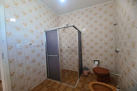 Casa para alugar com 240m², 3 quartos e 2 vagasBanheiro Social