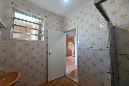 Casa para alugar com 240m², 3 quartos e 2 vagasBanheiro Social