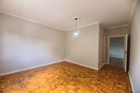 Casa para alugar com 240m², 3 quartos e 2 vagasSuíte 